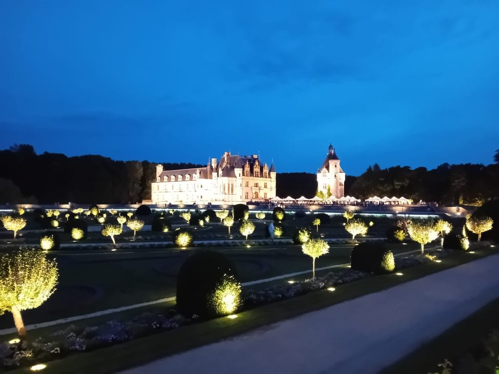 château de Chenonceau de nuit avec de belles lumières lors de Noël au pays des Châteaux